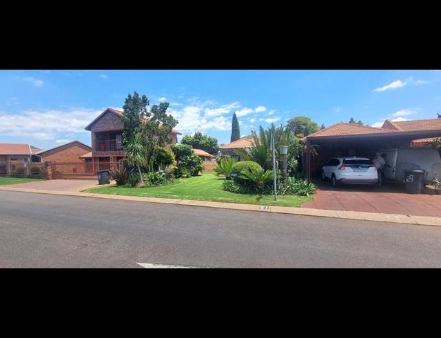 3 BEDROOM HOUSE FOR SALE IN WIERDAGLEN ESTATE